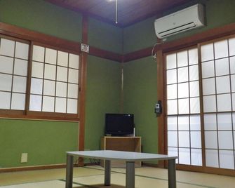 Uoyo - Suzuka - Habitación