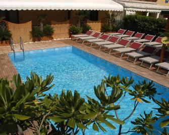 Hotel Marzia Holiday Queen - Caorle - Piscina