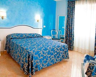 Hotel Aquila - Aprilia - Camera da letto