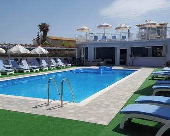 Roda Pearl Resort - Roda - Pool
