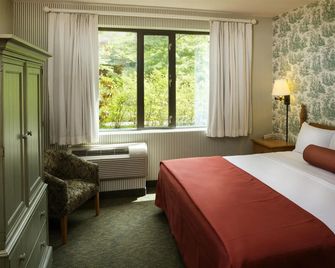 Williamsburg Woodlands Hotel & Suites, an official Colonial Williamsburg Hotel - Williamsburg