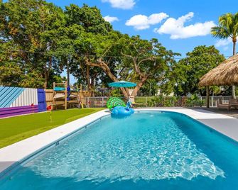 Spacious 4br Waterfront Home With Privat - Cutler Bay - Piscina