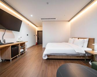 Hotel Deokyeong - Wonju - Bedroom