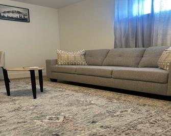 Renet Suite - Riverview - Living room