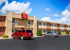 Econo Lodge Inn & Suites - Newton - Bâtiment
