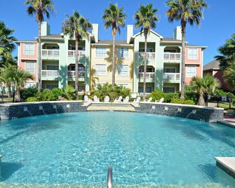 Dawn 916-Hook, Wine & Sinker - Galveston - Pool