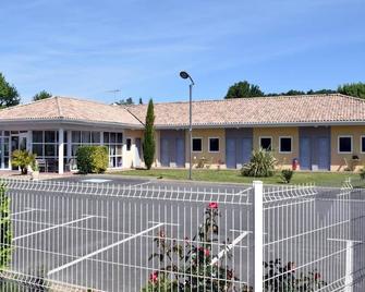 Fasthotel en Bergeracois - Montcaret - Edificio