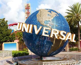 Furnished Bedroom and Private Bathroom - Orlando - Edificio