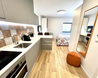 Riacentrum - Smart Residence - Aveiro - Cocina