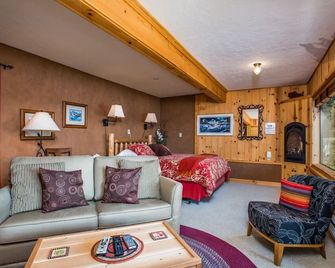 Lopez Island, Klahowya #138 - Lopez Island - Living room