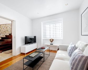 Navegantes Townhouse by Olala Homes - Cascais - Living room