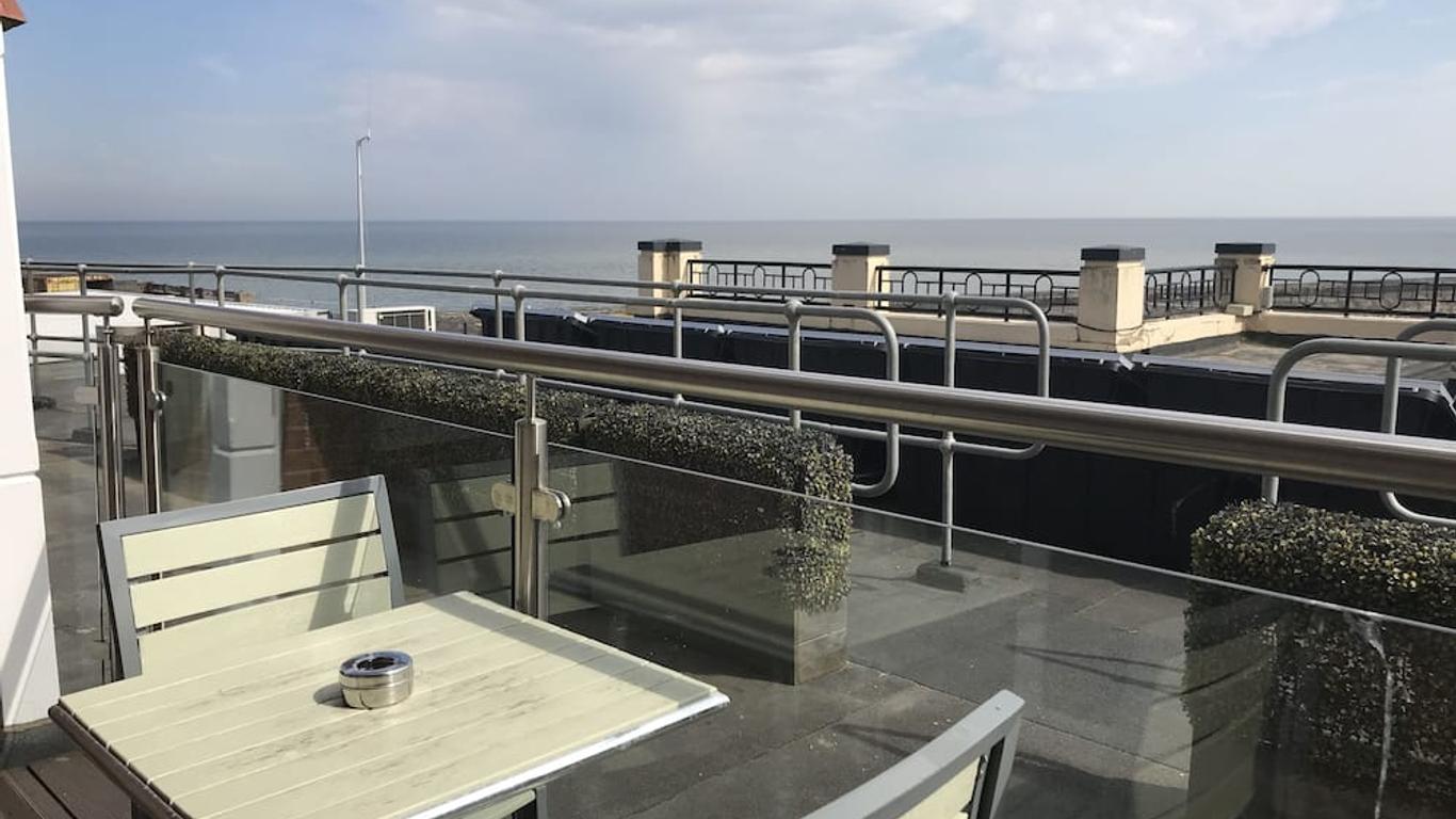 Pier Hotel