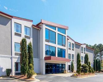 Southern Charm: 2 Pet-friendly Units, Parking! Minutes to Atlanta Motor Speedway - Locust Grove - Budova