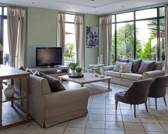 Bella Mare Hotel - Kassiopi - Obývací pokoj