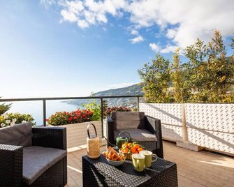 Infinity Blue - Sunny Apartment With The View - Ospedaletti - Balcon