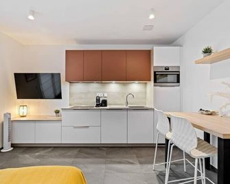 Modern Studio in Gasperich Near Cloche d'Or - Luxemburgo - Cocina