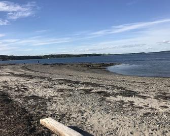 Adorable cottage with million dollar view and short walk to stunning beach. - Harpswell - Beach