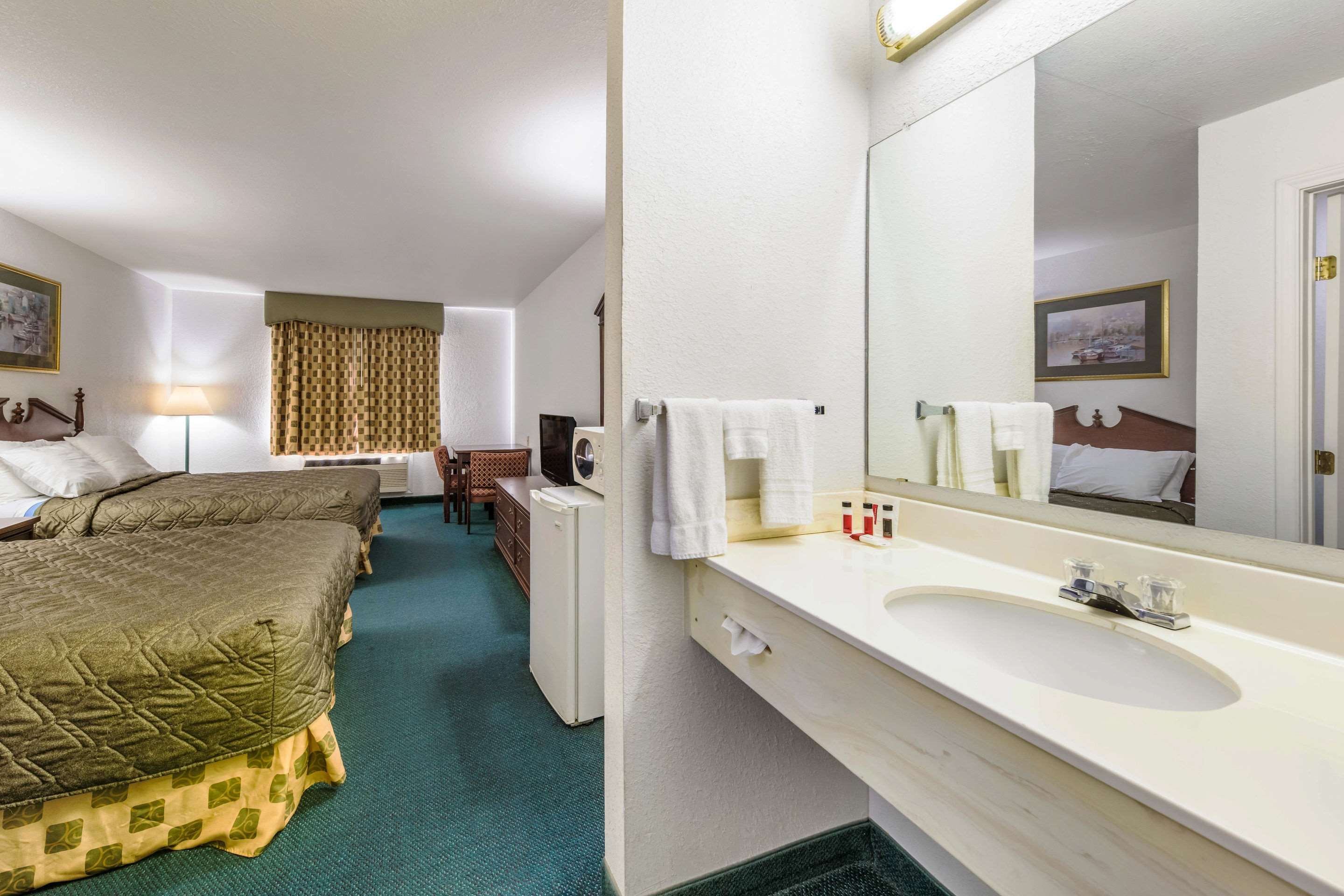 Rodeway Inn Decatur - Decatur - Спальня