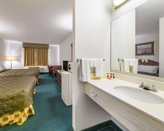 Rodeway Inn - Decatur - Bedroom