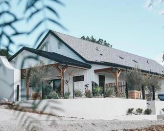 Hidden Hacienda - Temecula - Edificio