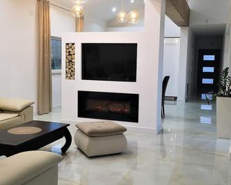 Absolutely private right at the foot of the national park - Bihać - Living room
