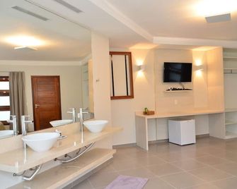 Pousada L'essence - Paraty - Baño