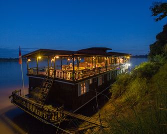 The Vat Phou Cruise - Champasak - Edificio