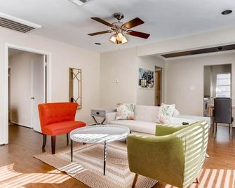 Katy Trail Cosy and Elegant - Dallas - Living room