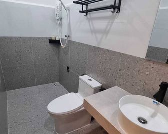 Lunar Hostel - Vientiane - Phòng tắm