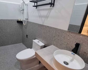 Lunar Hostel - ויינטיאן - חדר רחצה