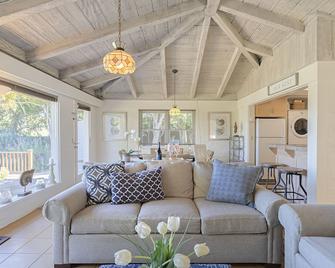 3786 Adobe by the Sea home - Pebble Beach - Living room