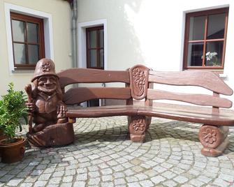 comfortable holiday flat for 2-6 persons - Panschwitz-Kuckau - Binnenhof