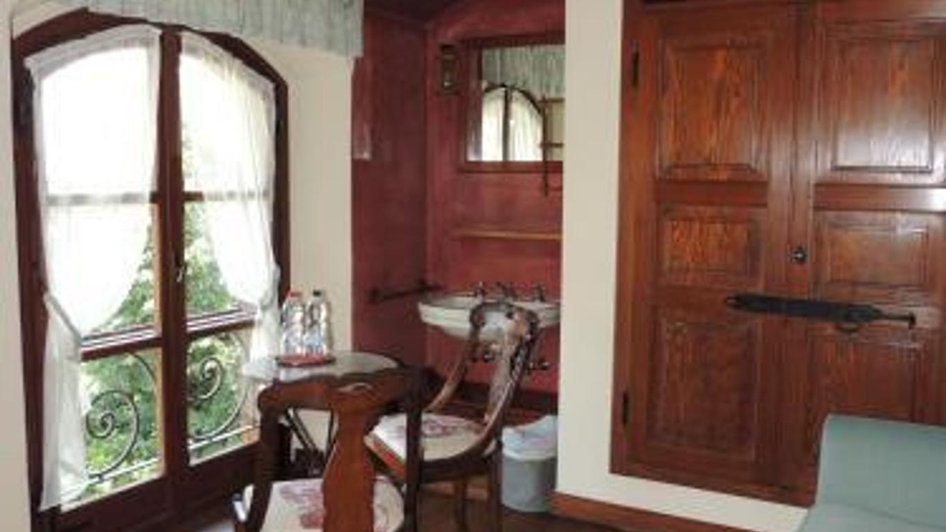 The Golf Club Guest House
