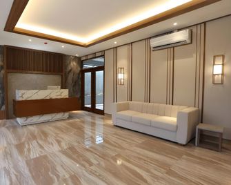 Adotel Hotel - Jakarta - Front desk