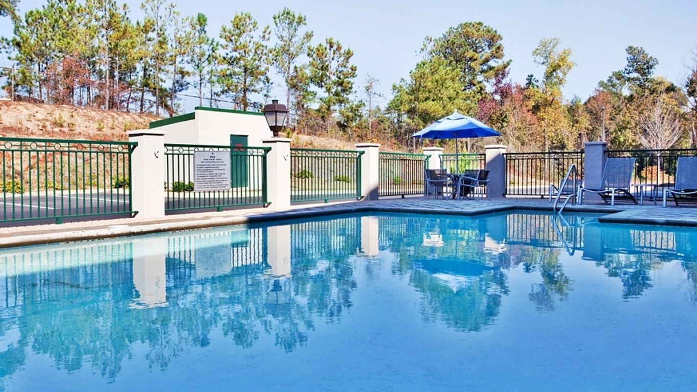 Holiday Inn Express & Suites Macon - I-475 By IHG