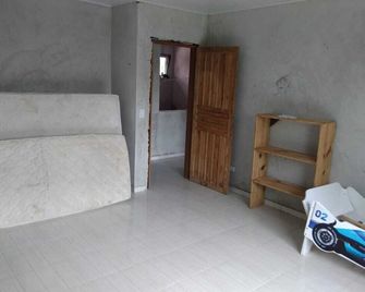 Large House- Four Bedrooms - Near The Beach - Christmas And New Year - ماتينهوس - غرفة نوم