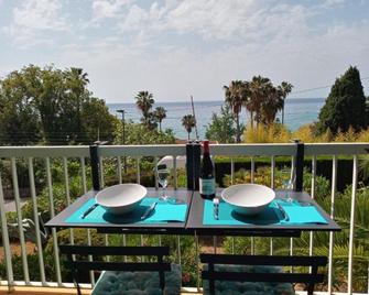 Eliana Appartment - Menton - Balkon