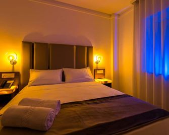 Eliseo Palace Tropea - טרופאה - חדר שינה