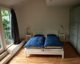 Quiet holiday home for families and friends - Haren - Bedroom