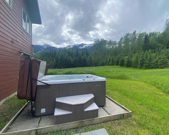 Pet Friendly 3 Bdrm Home With Hot Tub By - Fernie