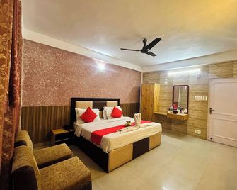 Hotel Eagle Nest Central Heated - Dalhousie - Спальня