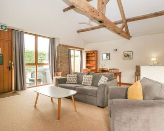 Peartree Cottage - Worcester - Living room