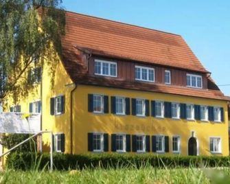 Klozbücher - Das Landhotel - Ellwangen - Gebäude