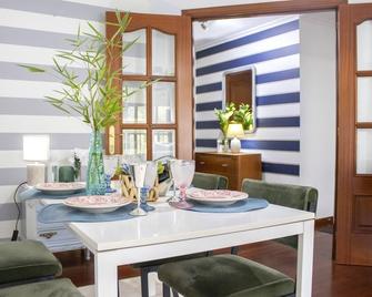 Luxury Singular Apartments Green - Santiago de Compostela - Matsal