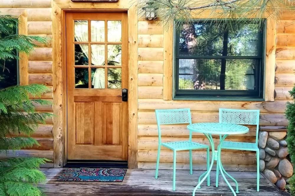 Blue Gate Cottage on the Rogue River