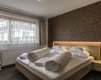 Apartment with 1 bedroom, indoor pool, wellness area - Gaschurn - Slaapkamer