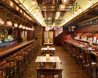 Holiday Inn Manhattan-Financial District, An IHG Hotel - New York - Bar