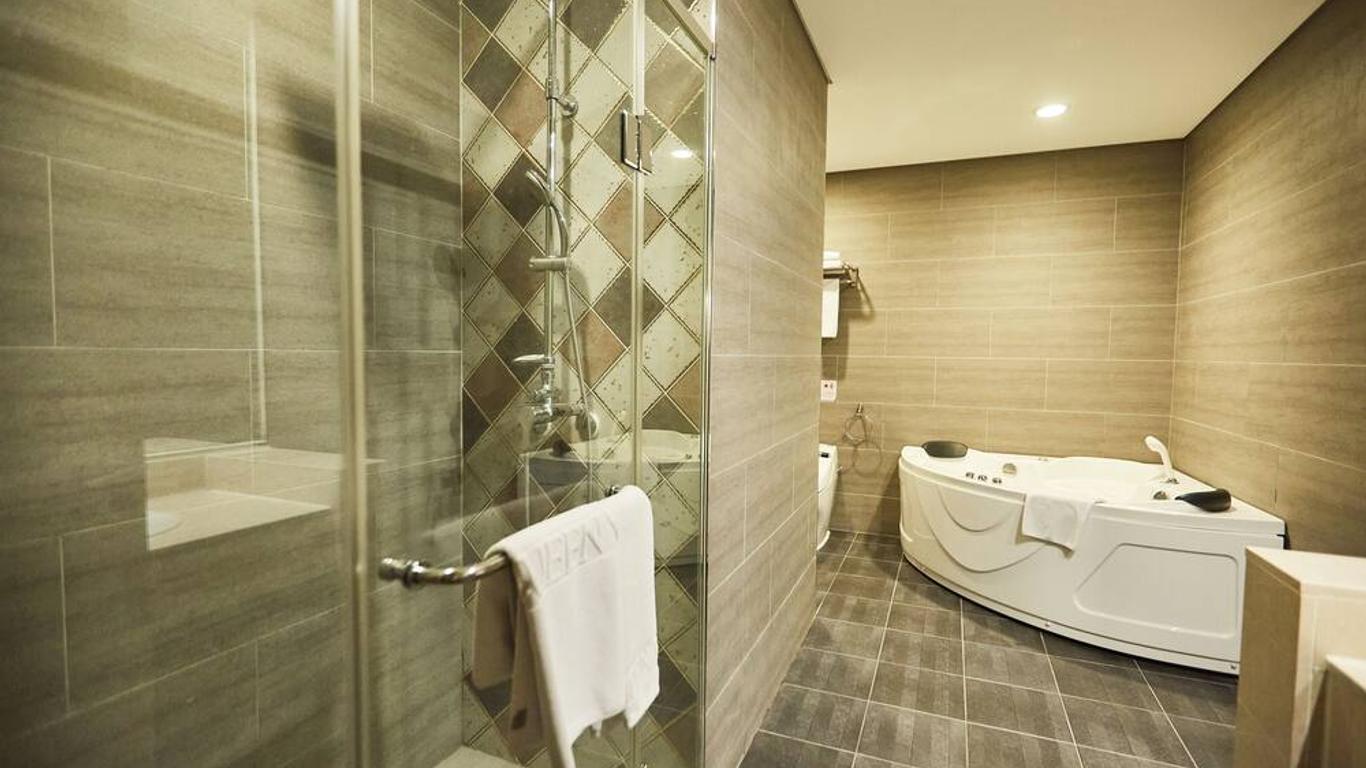 Queenvell Hotel