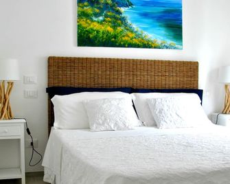 Bed And Breakfast Le Azalee - Numana - Habitación