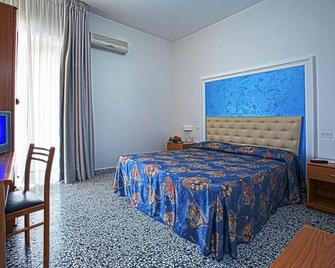 Hotel Corallo - Villapiana Lido - Bedroom